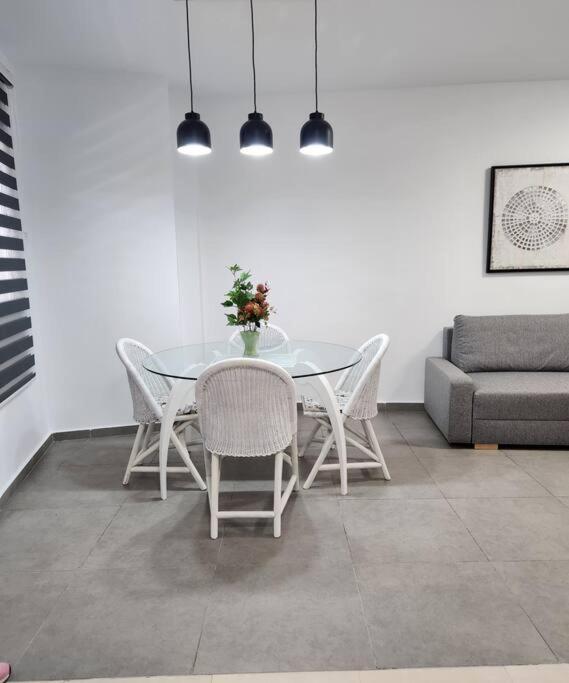En Les Alqueries Con Aire Acondicionado Apartament