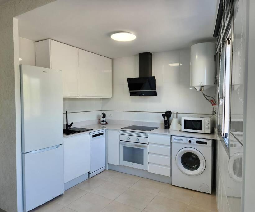 Apartament En Les Alqueries Con Aire Acondicionado