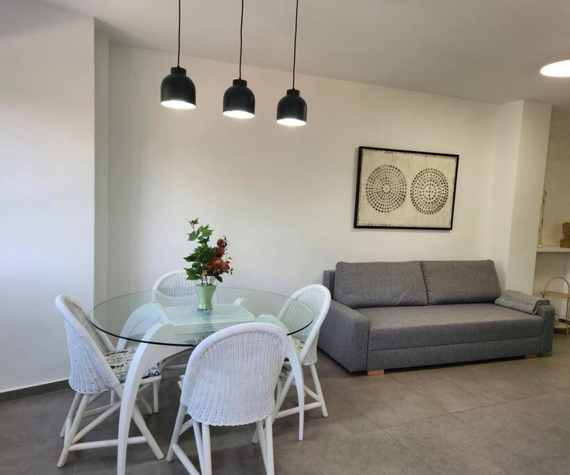 Apartament En Les Alqueries Con Aire Acondicionado *